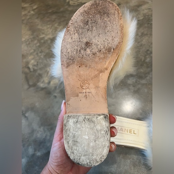 Authentic Chanel fur slides - Picture 6 of 9